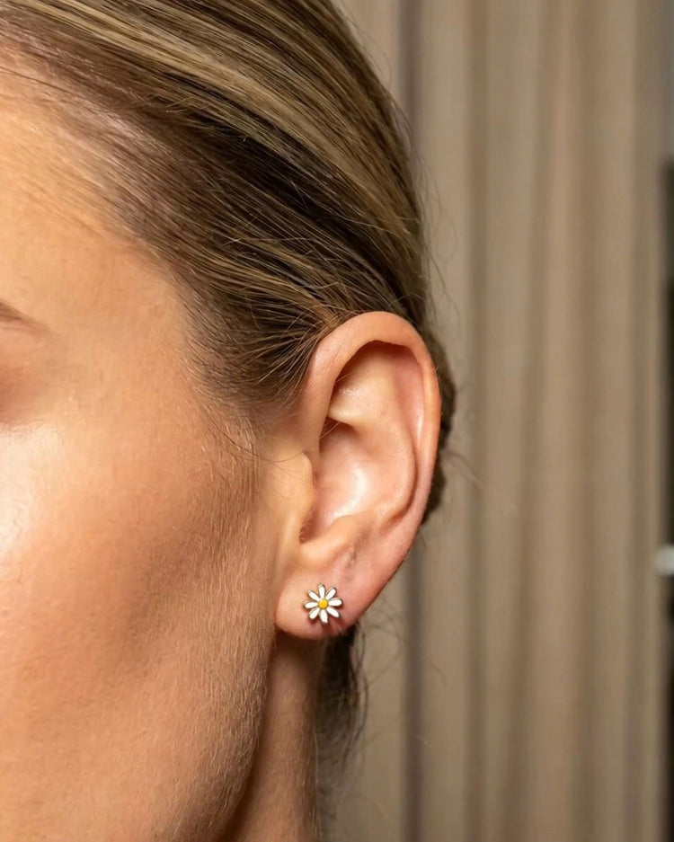 Daisy Stud