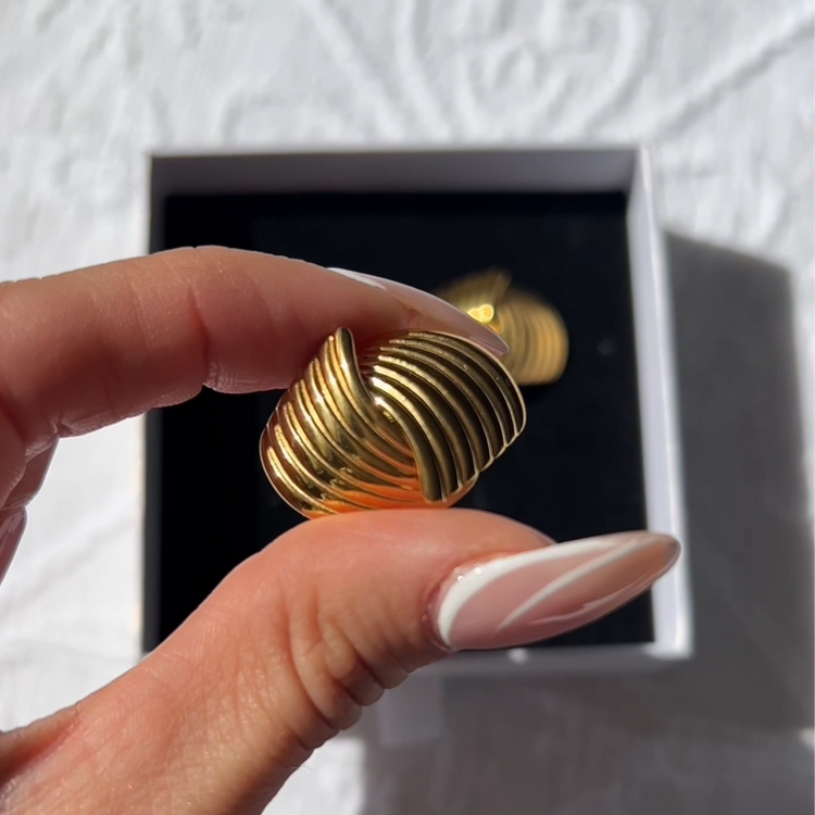 Georgie Studs - Gold