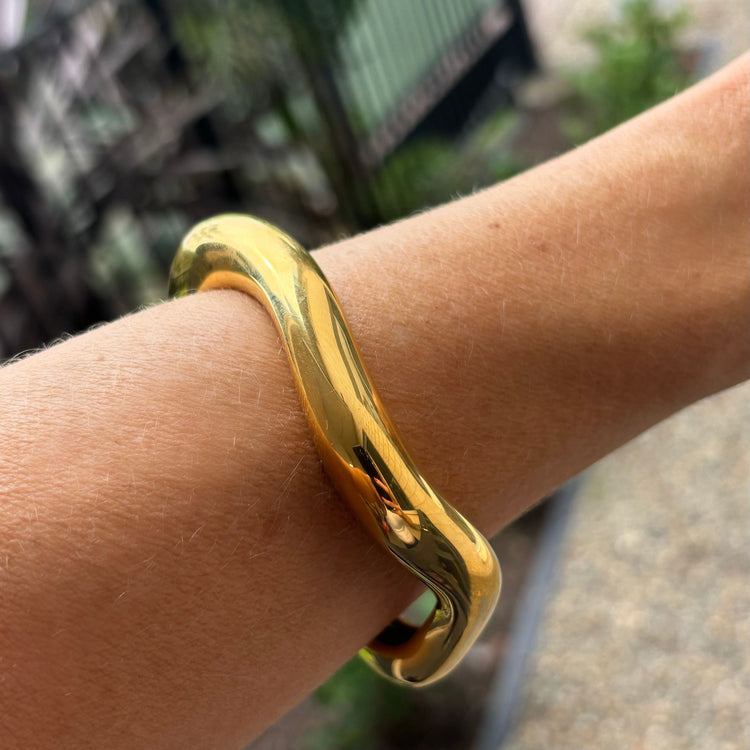 Ava Wavy Cuff - Gold