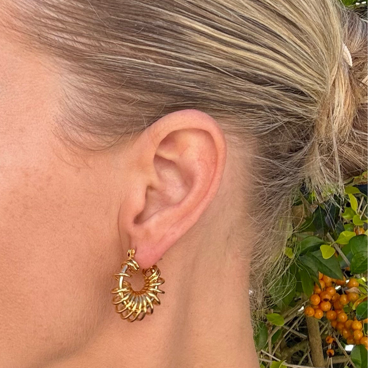 Lilly Hoops