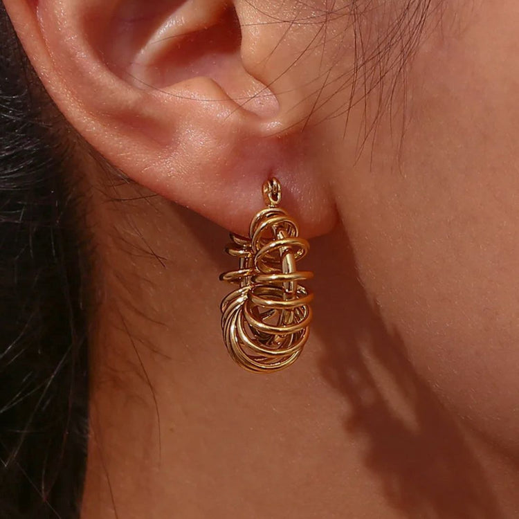 Lilly Hoops