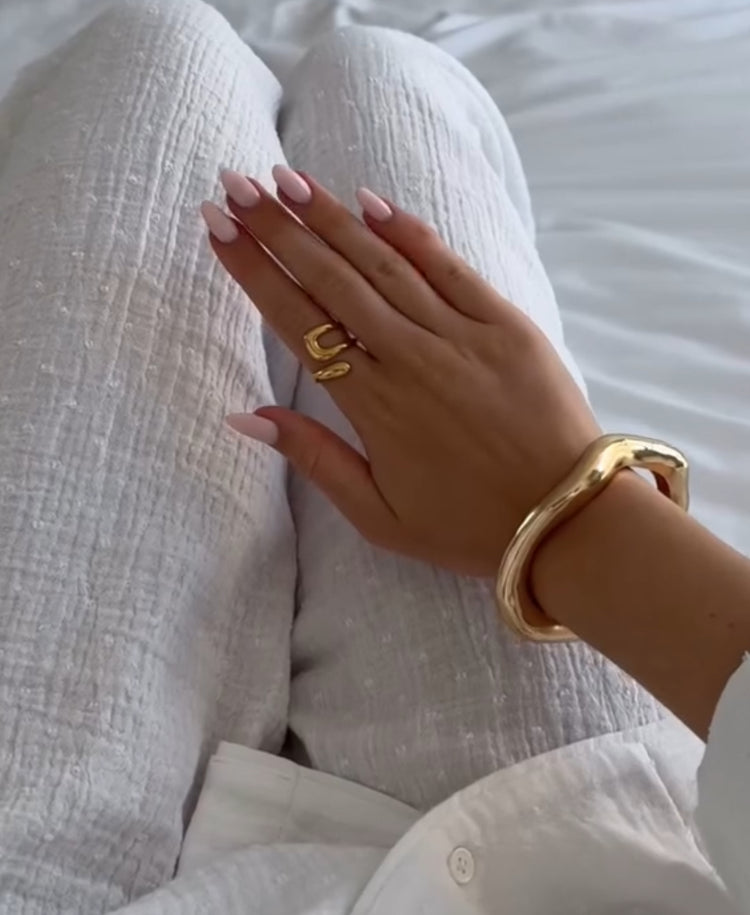 Ava Wavy Cuff - Gold