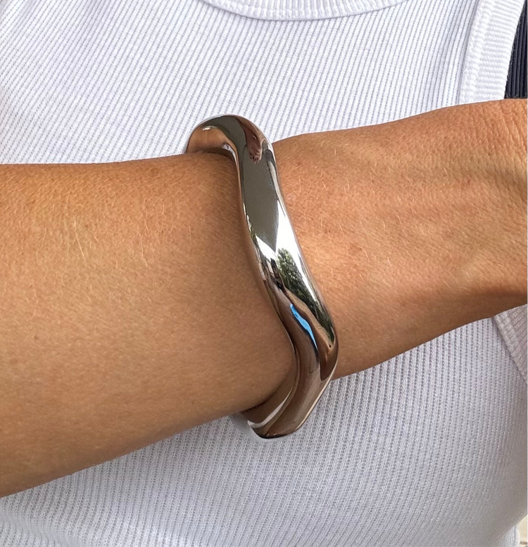 Ava Wavy Cuff - Silver
