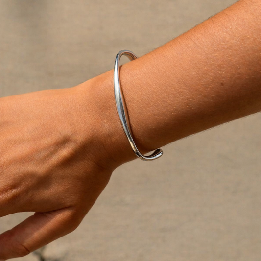 Lia Wavy Cuff - Silver