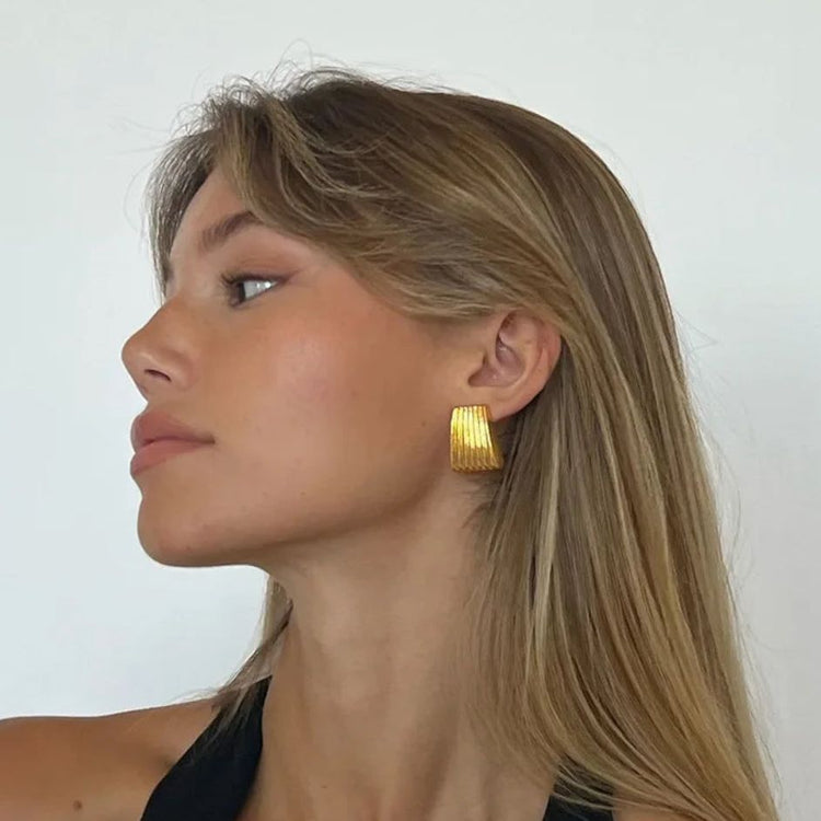 Chelsea Earrings - Gold